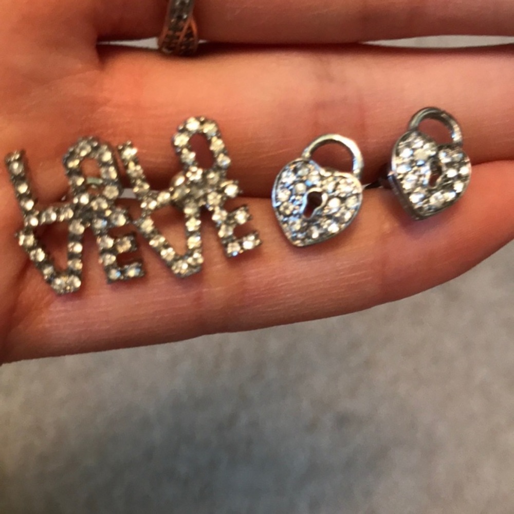 Set of 2 earrings